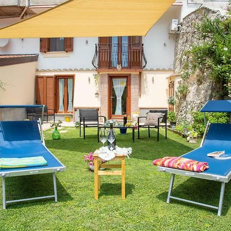 Casa Vacanza Sole ตรามอนติ ภายนอก รูปภาพ