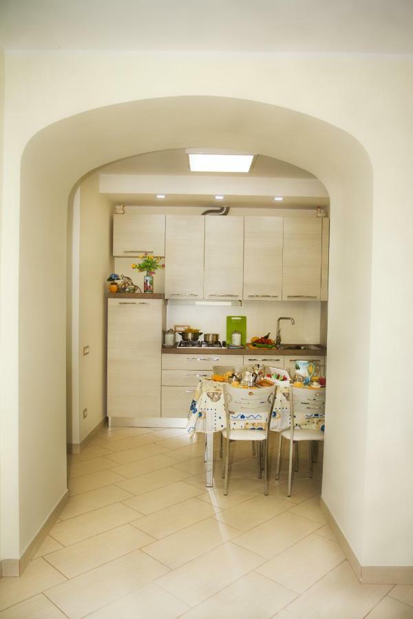 Casa Vacanza Sole ตรามอนติ ภายนอก รูปภาพ