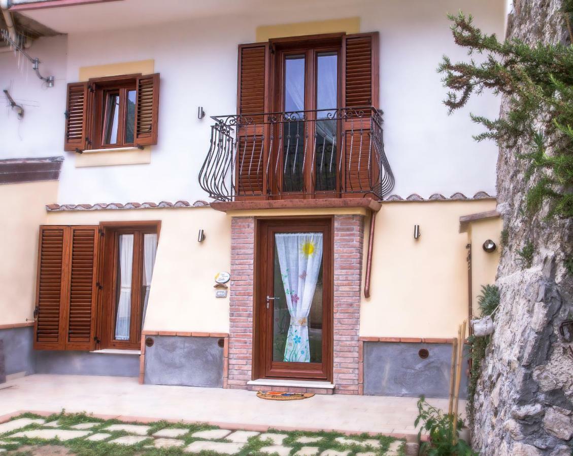 Casa Vacanza Sole ตรามอนติ ภายนอก รูปภาพ