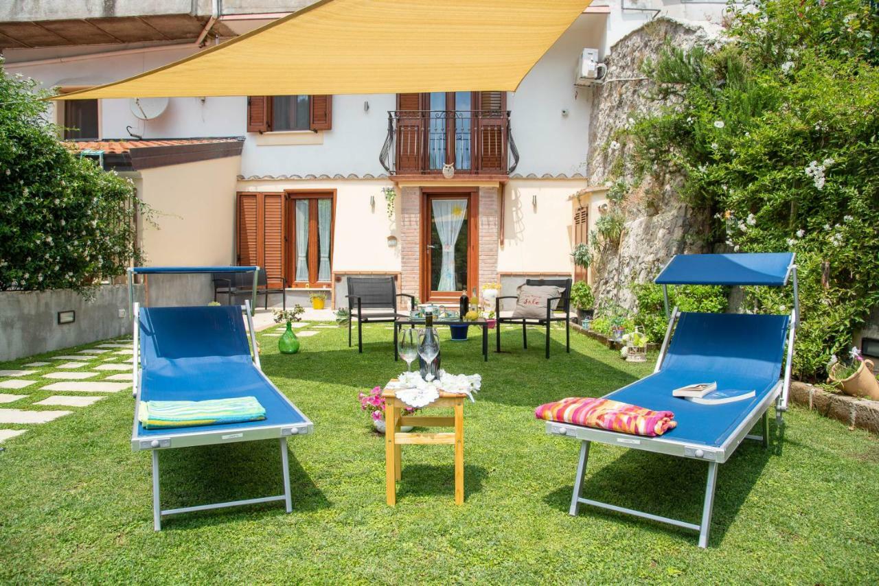 Casa Vacanza Sole ตรามอนติ ภายนอก รูปภาพ