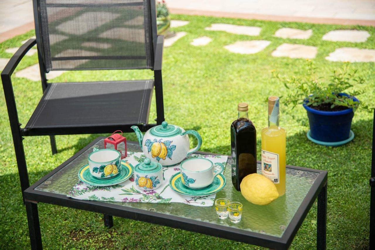Casa Vacanza Sole ตรามอนติ ภายนอก รูปภาพ